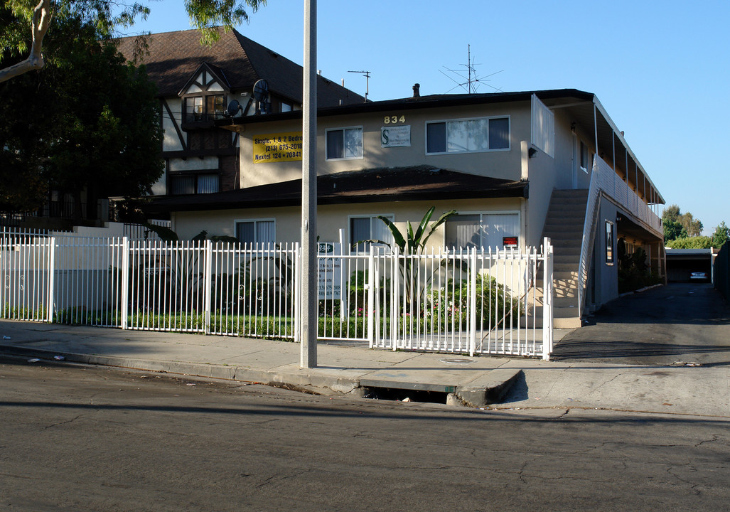 834 Victor Ave in Inglewood, CA - Foto de edificio