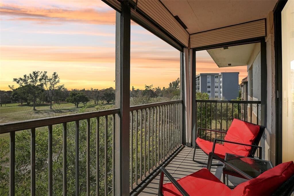 5570 NW 44th St in Lauderhill, FL - Building Photo