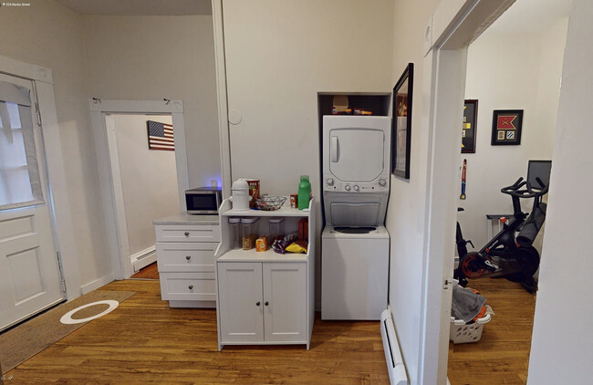 224 Banks St, Unit 2-bed in Cambridge, MA - Building Photo - Building Photo