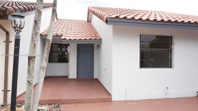 4909 SW 144th Ct in Miami, FL - Building Photo - Building Photo