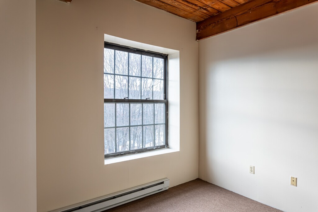 Derby Manor Apartments in Derby, CT