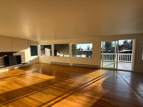 2225-2229 W Raye St in Seattle, WA - Building Photo - Building Photo