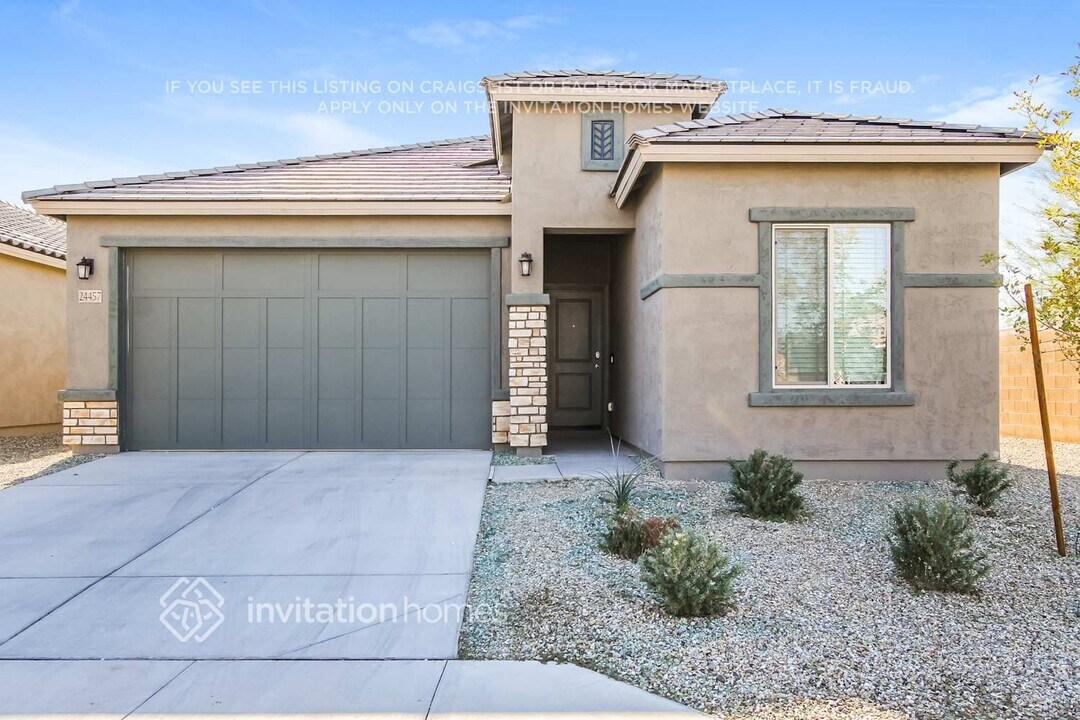 24457 W Verlea Dr in Buckeye, AZ - Building Photo