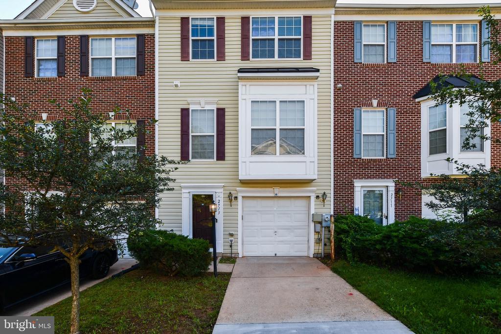 2713 Yancey Ln in Glenarden, MD - Foto de edificio