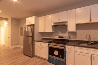 1369 W Greenleaf Ave in Chicago, IL - Building Photo - Building Photo