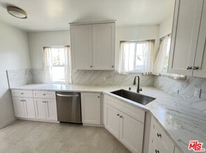 5010 W 119th Pl in Hawthorne, CA - Building Photo - Building Photo