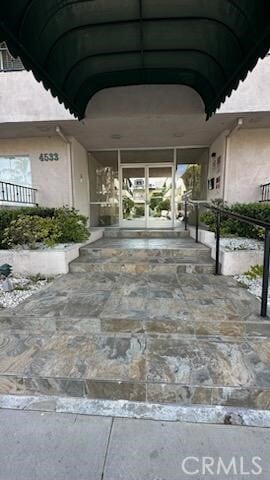 property at 4533 Colbath Ave