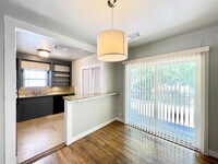 2211 Hazard St photo'