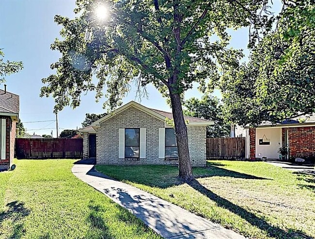 property at 305 Meadow Ct