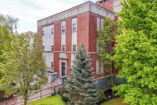 260 Fountain St in Fall River, MA - Building Photo - Building Photo