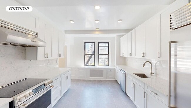 210 E 68th St