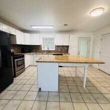 1503 N 18th St in Nederland, TX - Foto de edificio - Building Photo