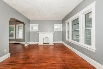 1556 Dille Rd in Euclid, OH - Building Photo - Building Photo
