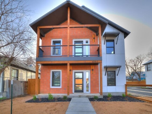 property at 1014 N Cherry St
