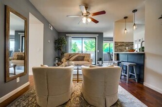 524 Venice Way in Inglewood, CA - Building Photo - Building Photo