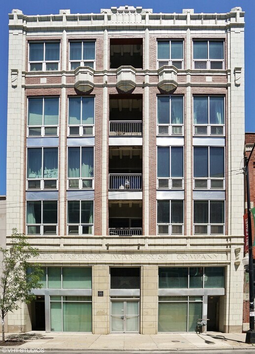 1927 N Milwaukee Ave in Chicago, IL - Building Photo