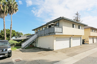 7052 Heil Ave in Huntington Beach, CA - Building Photo - Building Photo