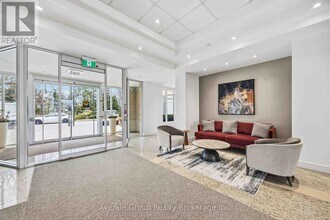 701 Sheppard Ave W in Toronto, ON - Building Photo - Building Photo