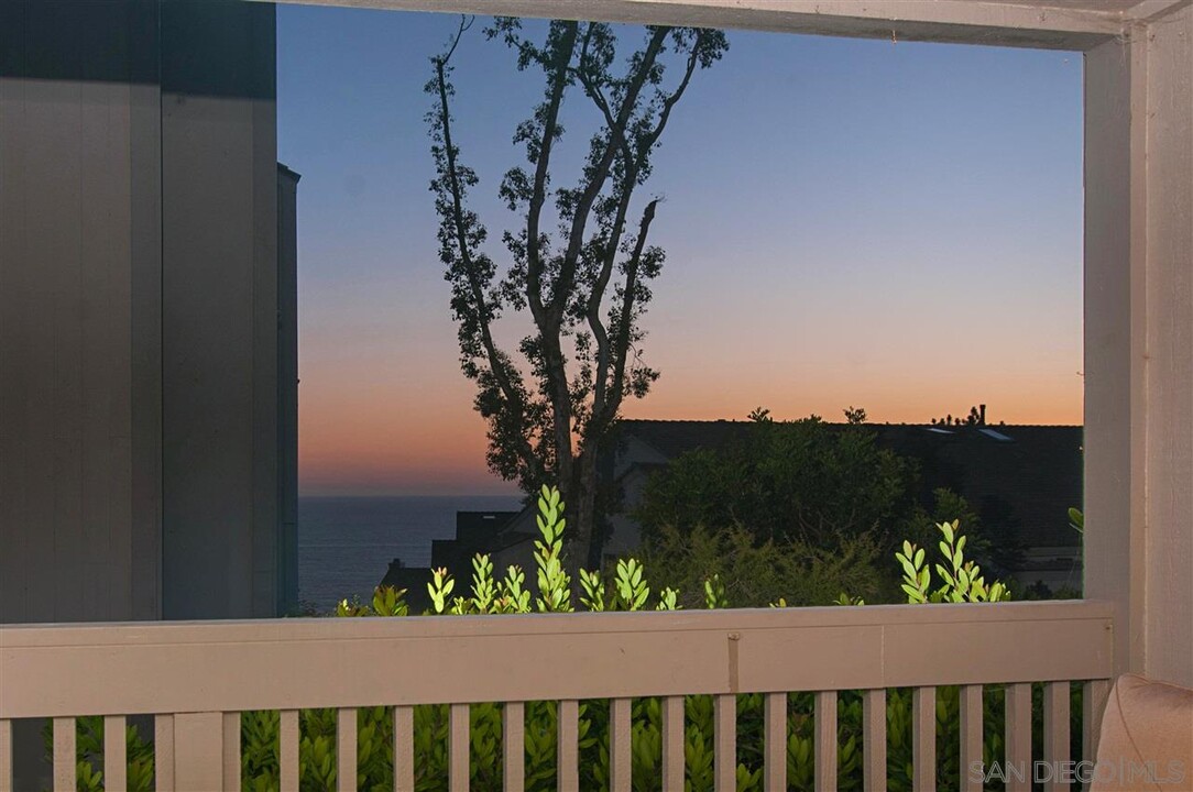 248 Dolphin Cove Ct, Unit 248 in Del Mar, CA - Foto de edificio