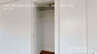 4481 MacArthur Blvd NW in Washington, DC - Foto de edificio - Building Photo
