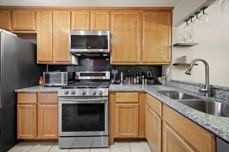 20 Peach Tree Ln in Westmont, IL - Building Photo - Building Photo