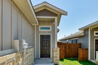 708 Harvest Moon Dr in Venus, TX - Building Photo - Building Photo