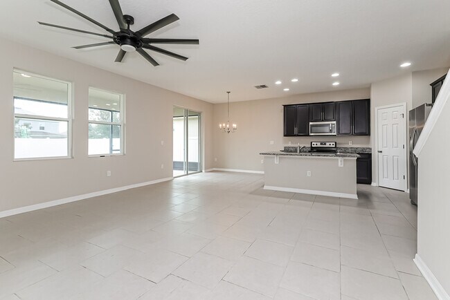 2400 Sanderling St in Haines City, FL - Building Photo - Building Photo