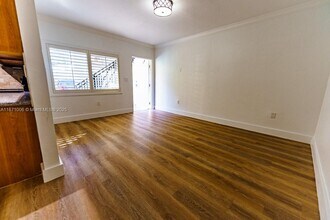 95 Edgewater Dr, Unit 107 in Coral Gables, FL - Building Photo - Building Photo