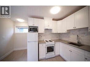 1044 Quadling Ave in Coquitlam, BC - Building Photo - Building Photo