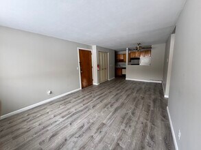 320 Elm St in Southbridge, MA - Building Photo - Building Photo