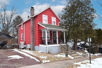 57 Mountain St, Unit 850B02 in Kingston, PA - Building Photo - Building Photo