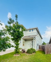 400 Eagle Brook Ln in Buda, TX - Building Photo
