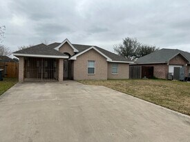 2907 Milestone in Edinburg, TX - Building Photo