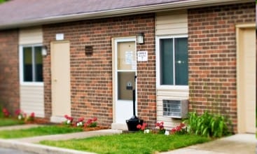 Garden Manor Apartments in Troy, OH - Foto de edificio - Building Photo