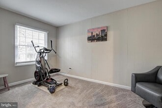 8354 Dunham Ct in West Springfield, VA - Building Photo - Building Photo