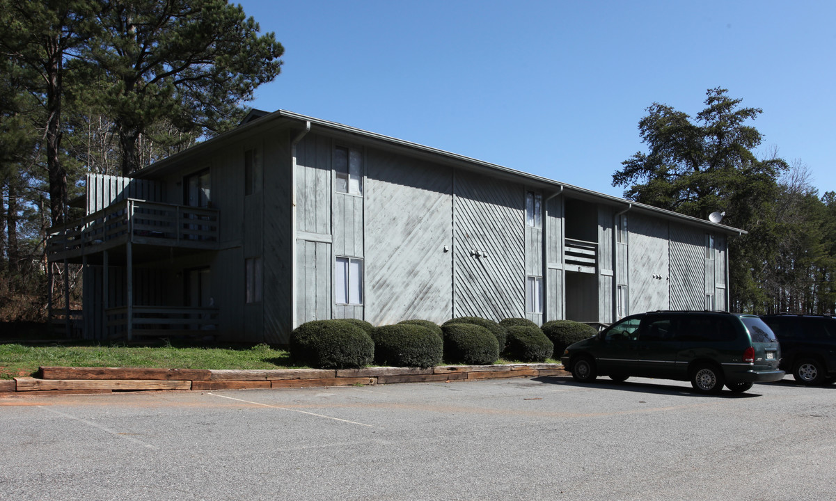 Holly Creek Apartments in Cumming, GA - Building Photo