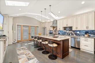 1052 Margret St in Des Plaines, IL - Building Photo - Building Photo