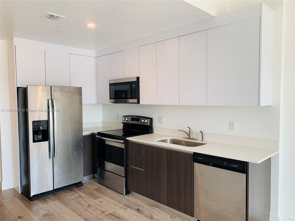 39 NW 7th Ave in Miami, FL - Building Photo