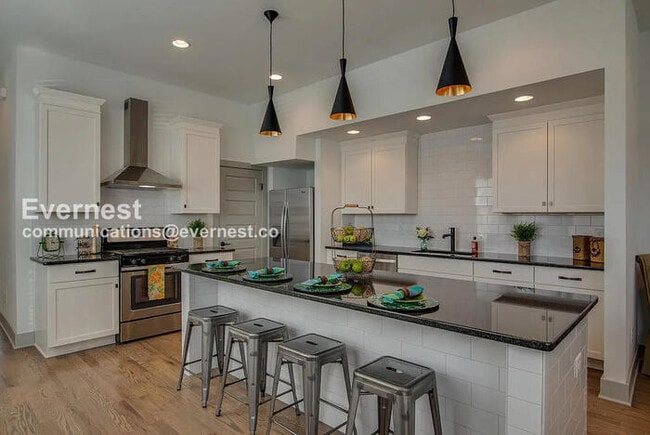 915B Caruthers Ave in Nashville, TN - Building Photo - Building Photo