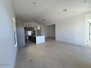 1083 E Zion Way in Chandler, AZ - Building Photo - Building Photo