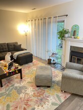 1313 Juniper Ct in Monmouth Junction, NJ - Building Photo - Building Photo