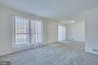 60 O'Neill Ct in Trenton, NJ - Foto de edificio - Building Photo