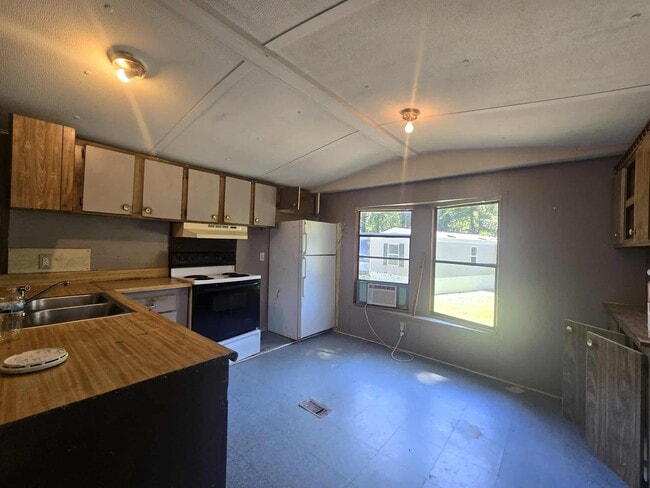 1380 Mapleash Ave in Columbia, TN - Building Photo - Building Photo