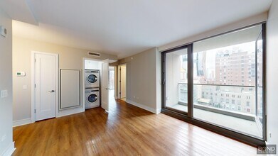 237 E 34th St in New York, NY - Building Photo - Building Photo