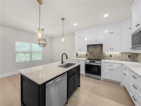 30 Benwick Ln in Bella Vista, AR - Building Photo - Building Photo