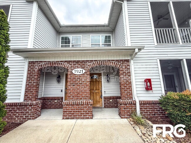 1921 Covengton Way in Greenville, NC - Building Photo - Building Photo
