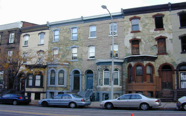 2812 W Girard Ave in Philadelphia, PA - Foto de edificio - Building Photo