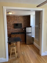 16 Winslow Rd, Unit 211 in Brookline, MA - Building Photo - Building Photo