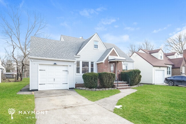 315 E 264th St in Euclid, OH - Foto de edificio - Building Photo