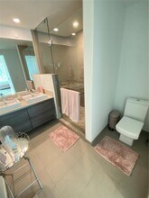 1080 Brickell Ave, Unit 2309 in Miami, FL - Foto de edificio - Building Photo